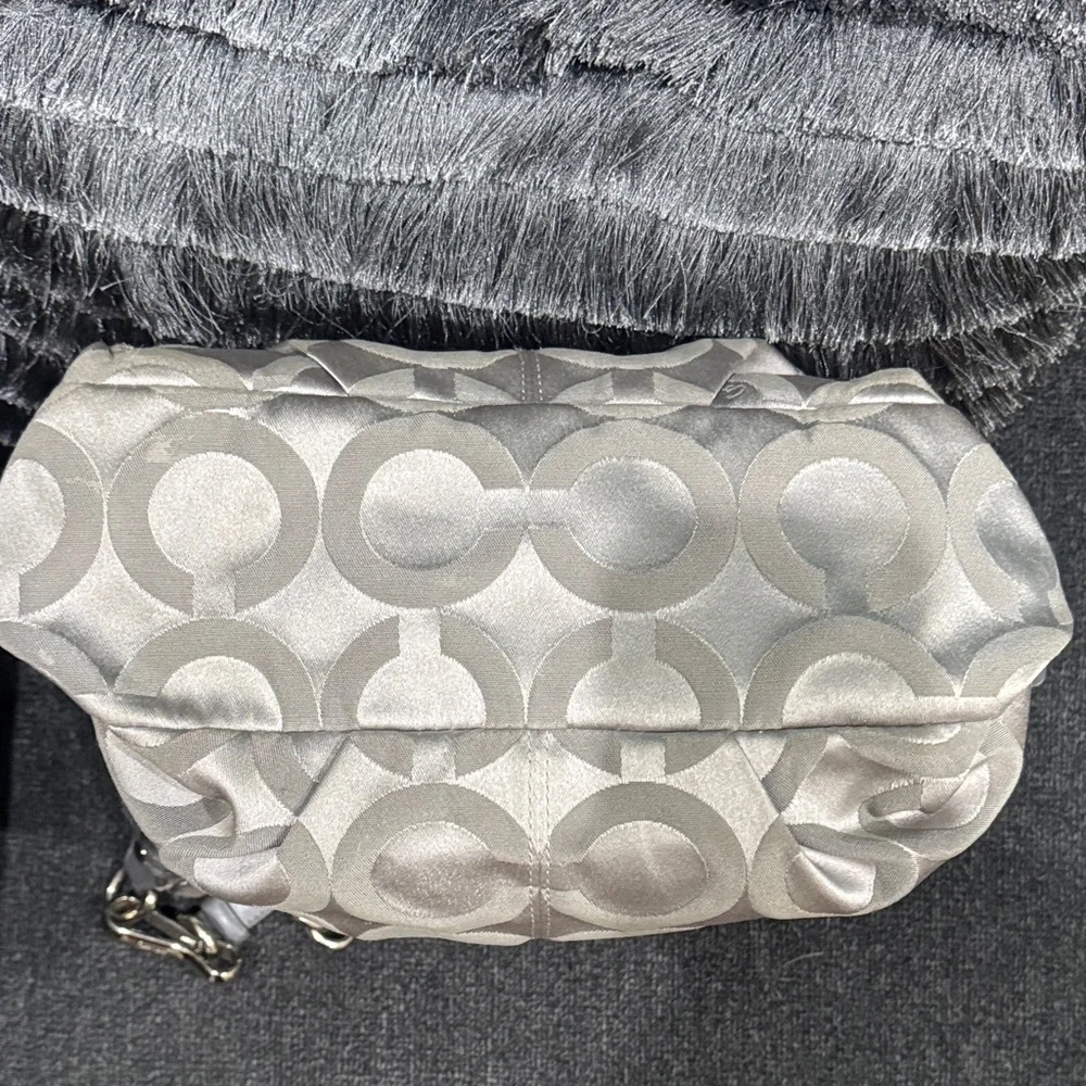 Coach Silver Gray Signature Chain-Trim Shoulder Bag - Picture 3 of 8